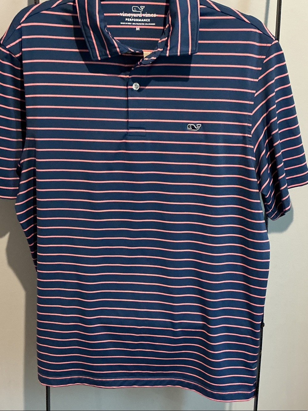 Vineyard Vines Men’s Performance Navy Polo with Pink Stripes